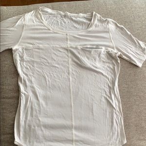 Lululemon runners tshirt with reflector pocket